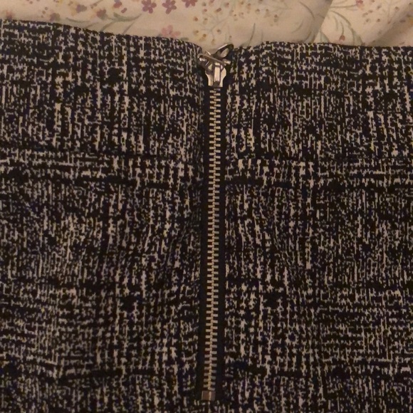 Black and White Patterned Mini Skirt - Picture 3 of 3